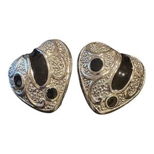 Black enamel and silver tone puff heart clip on earrings. JB5
